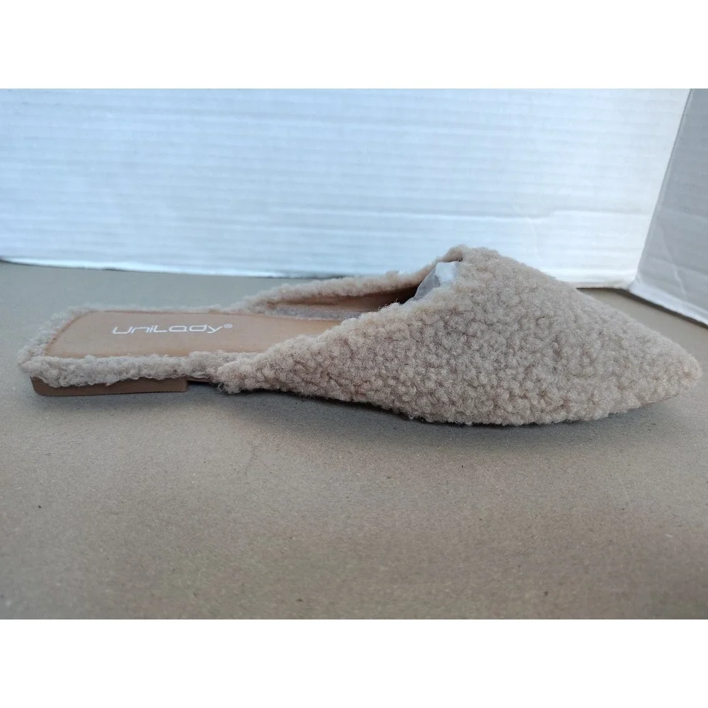 Fashion Nova Tavla Sherpa Flats Women's Size 7 Faux Fur Casual Slip On Mules